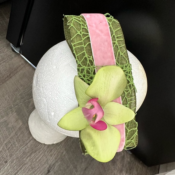 Handmade Designer Fascinator Headband Black Green Pink Velvet Bow Floral Orchid - Picture 9 of 12